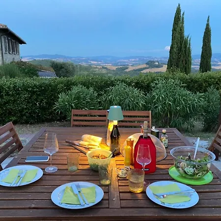 Relais Poggio Del Melograno * Монтекатини-Валь-ди-Чечина
